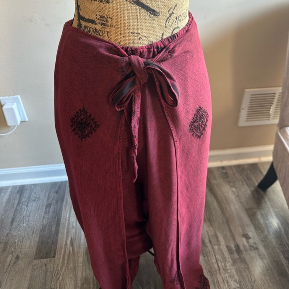 Soft Surroundings Red Embroidered Wrap Pants Wide Leg Palazzo PL Large Petite - Picture 4 of 12